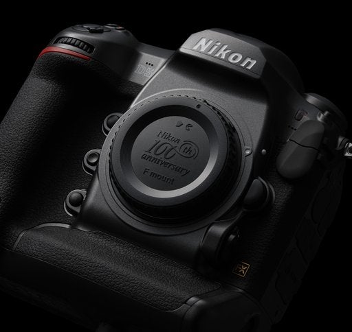 Nikon D5 o camera foto pentru amatori și fotojurnaliștilor.